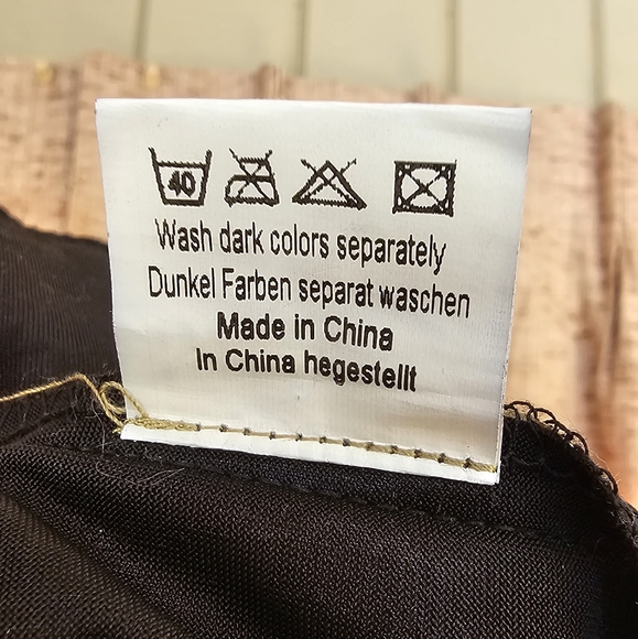 Gold shorts - Picture 6 of 6